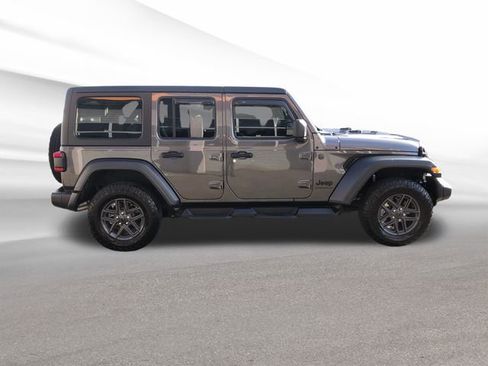 Used 2024 Jeep Wrangler Sport S image 7