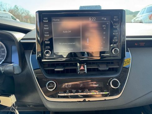 Used 2021 Toyota Corolla LE image 25