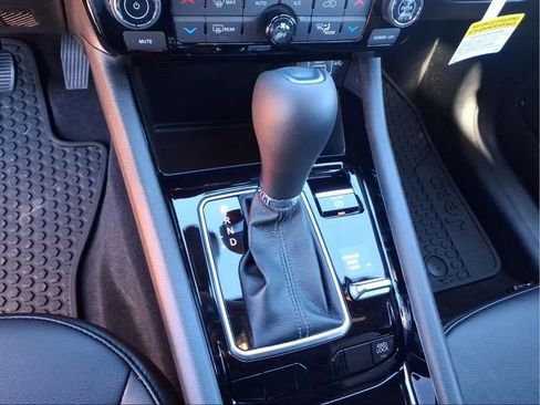 New 2026 Jeep Compass Latitude AWD/4WD image 24