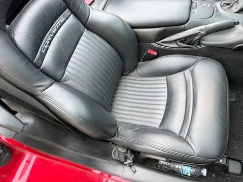 Used 2001 Chevrolet Corvette Convertible w/ Preferred Equipment Group2 RWD image 27