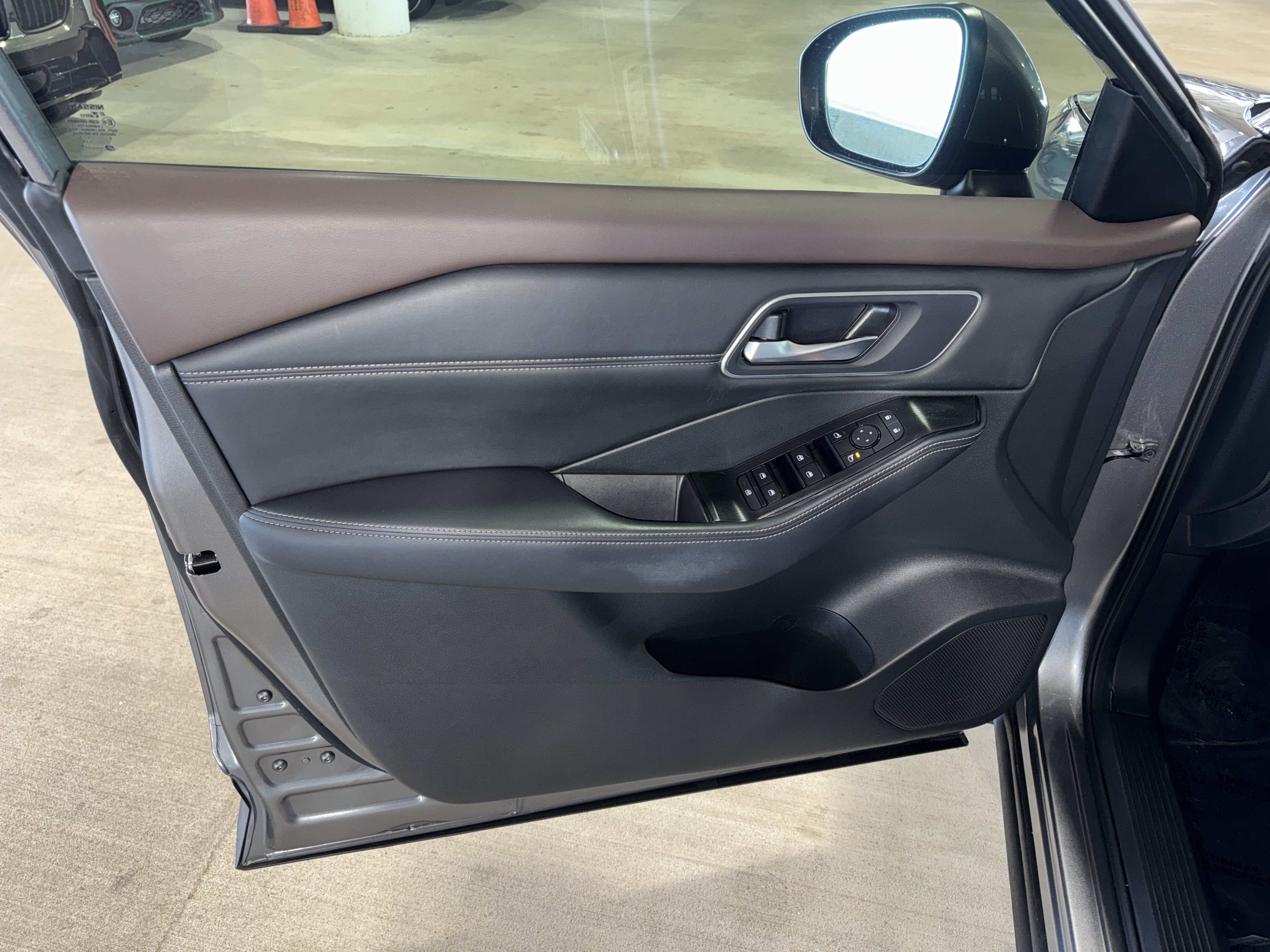 Used 2021 Nissan Rogue SV w/ Premium Package FWD image 17