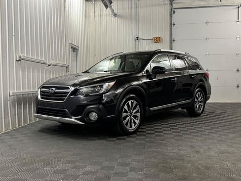 Used 2019 Subaru Outback 2.5i Touring AWD/4WD image 1