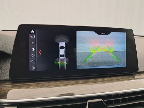 Used 2018 BMW 530i xDrive image 17