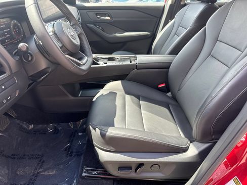 Used 2024 Nissan Rogue SL w/ SL Premium Package FWD image 9