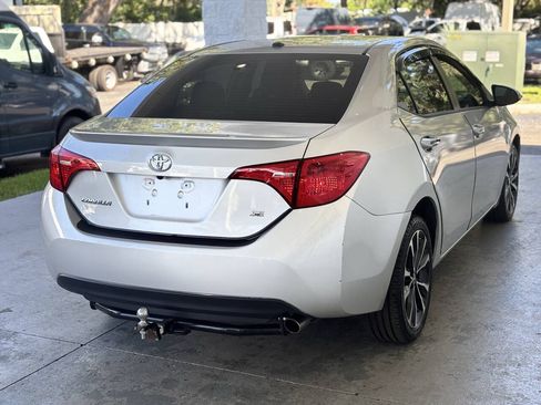 Used 2019 Toyota Corolla SE w/ SE Premium Package FWD image 9