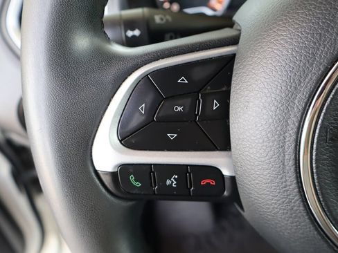Used 2019 Jeep Renegade Latitude FWD image 20