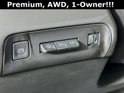 Used 2024 Buick Enclave Premium image 11