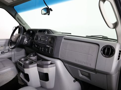Used 2014 Ford E-150 and Econoline 150 w/ Power Group image 17