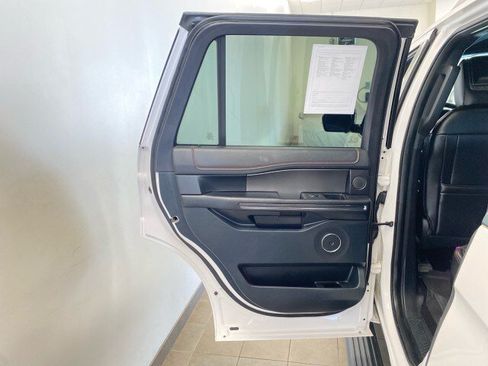 Used 2019 Ford Expedition Limited w/ Equipment Group 303A AWD/4WD image 8