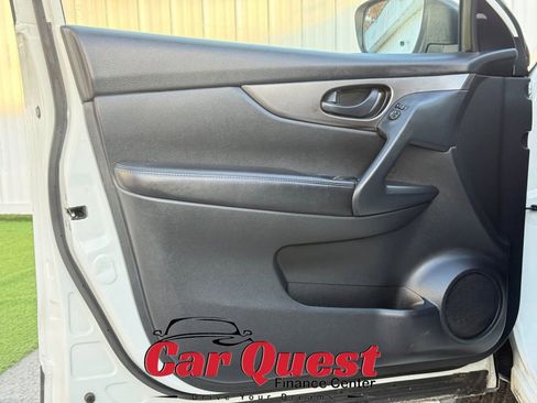 Used 2021 Nissan Rogue Sport S image 11