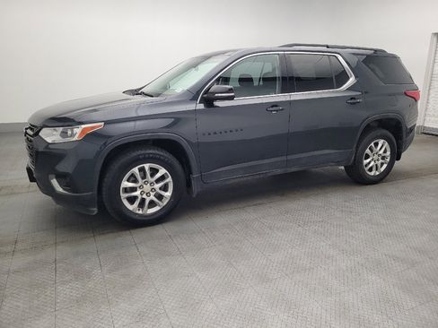 Used 2020 Chevrolet Traverse LT image 2