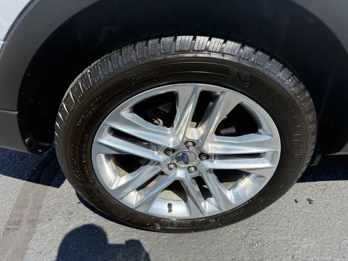 Used 2017 Ford Explorer Limited image 48