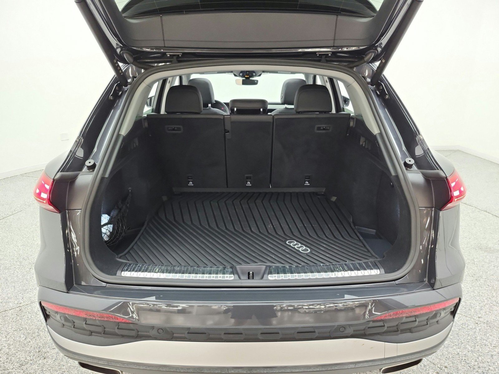 Used 2025 Audi Q5 Premium AWD/4WD image 18