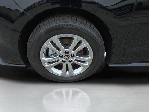 Used 2023 Toyota Sienna Platinum AWD/4WD image 40
