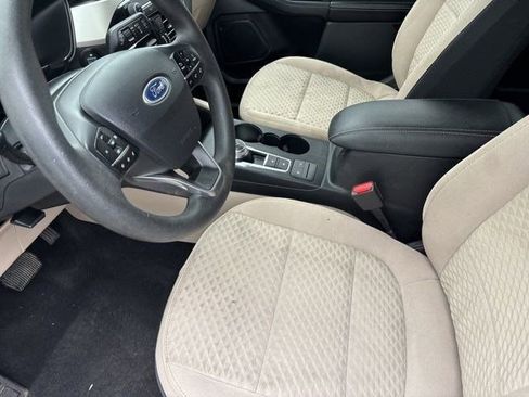 Used 2021 Ford Escape SE image 11