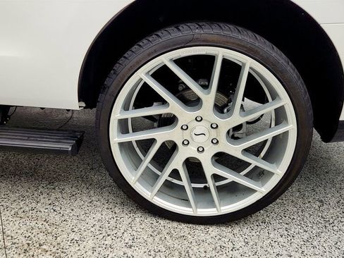 Used 2025 Lincoln Navigator Reserve w/ Jet Appearance Package image 9