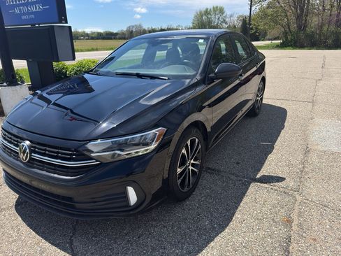 Used 2022 Volkswagen Jetta Sport FWD image 3