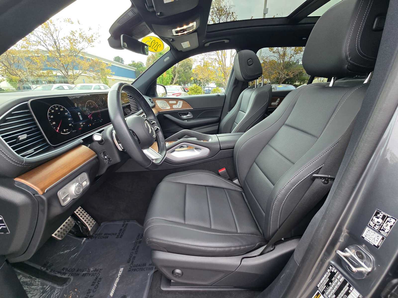 Used 2025 Mercedes-Benz GLS 450 4MATIC w/ AMG Line Exterior image 25