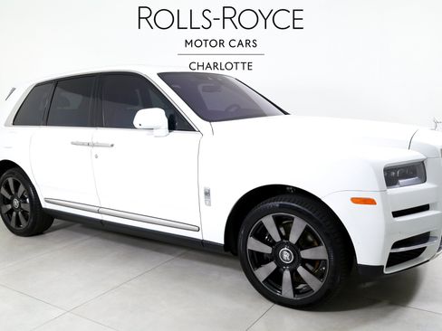 Used 2024 Rolls-Royce Cullinan AWD/4WD image 5
