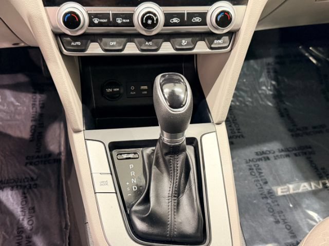 Used 2020 Hyundai Elantra SE FWD image 17