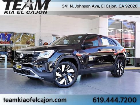 Used 2024 Volkswagen Atlas Cross Sport SE FWD image 2