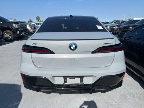 Used 2023 BMW i7 xDrive60 AWD/4WD image 4
