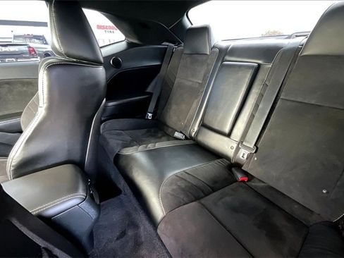 Used 2015 Dodge Challenger SRT image 28
