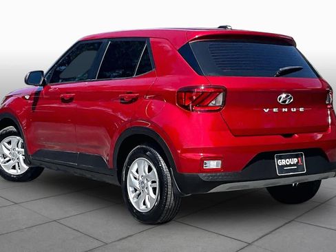 Used 2025 Hyundai Venue SE FWD image 11