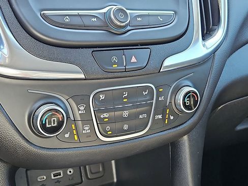 Certified 2024 Chevrolet Equinox LT FWD image 15