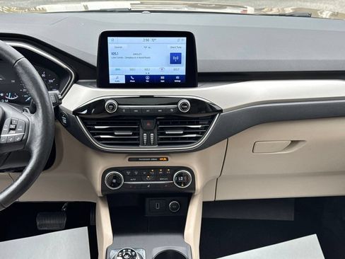 Used 2020 Ford Escape SEL AWD/4WD image 19