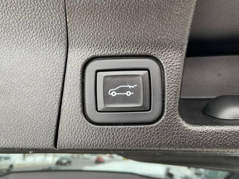 Used 2021 GMC Acadia AT4 image 30