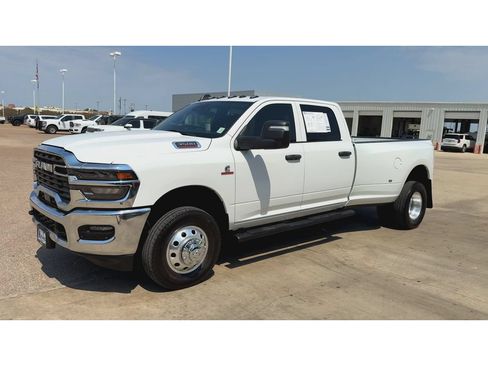 Used 2025 RAM 3500 Tradesman AWD/4WD image 4