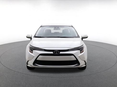 Used 2025 Toyota Corolla LE FWD image 2