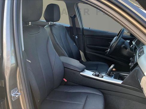 Used 2016 BMW 320i Sedan image 29