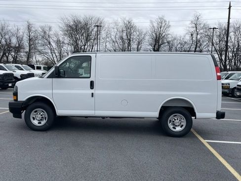 New 2025 Chevrolet Express 2500 Work Van w/ Driver Convenience Package image 4