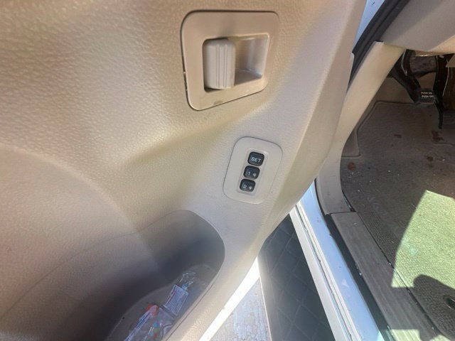 Used 2012 Nissan Armada Platinum RWD image 22