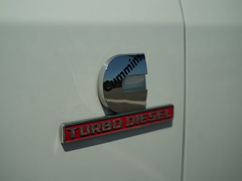 Used 2024 RAM 2500 Big Horn AWD/4WD image 36