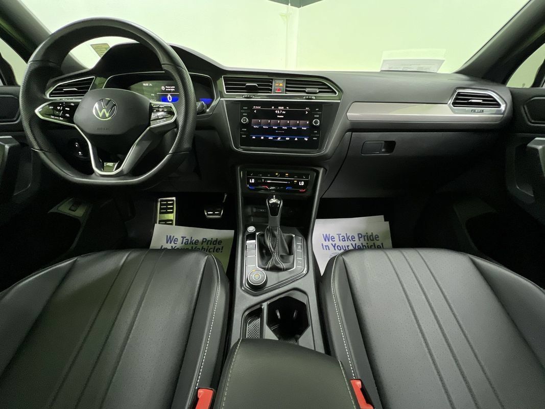 Used 2024 Volkswagen Tiguan SE R-Line AWD/4WD image 18