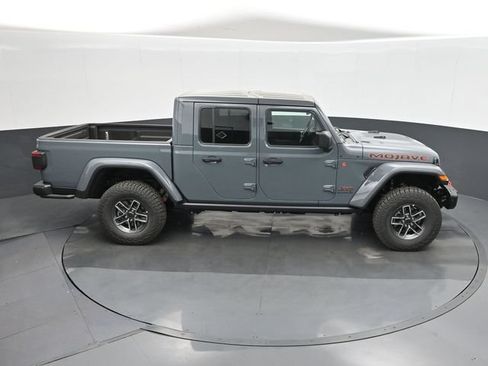 Used 2025 Jeep Gladiator Mojave AWD/4WD image 34