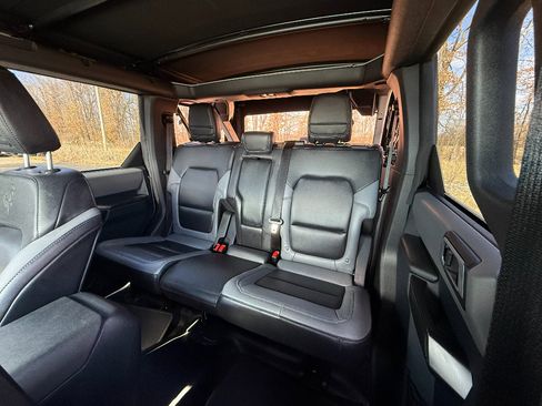 Used 2024 Ford Bronco Black Diamond image 23