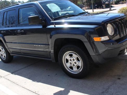 Used 2015 Jeep Patriot Sport w/ Power Value Group image 3