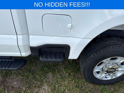 Used 2025 Ford F250 XLT AWD/4WD image 9