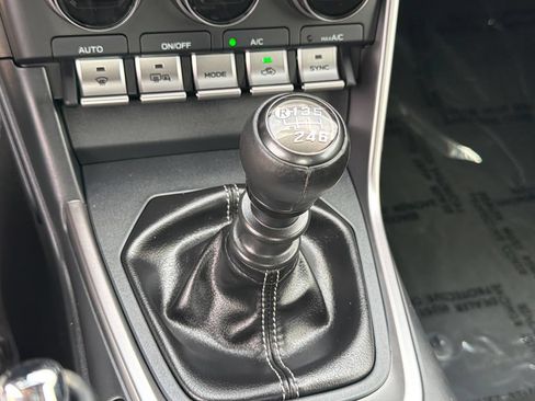 Used 2022 Toyota GR86 Premium RWD image 25