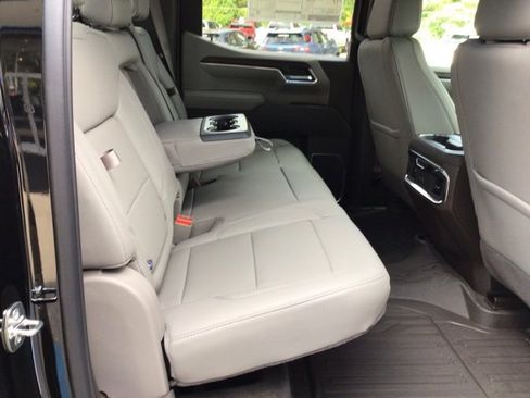 New 2026 GMC Sierra 1500 SLT w/ SLT Convenience Package image 25