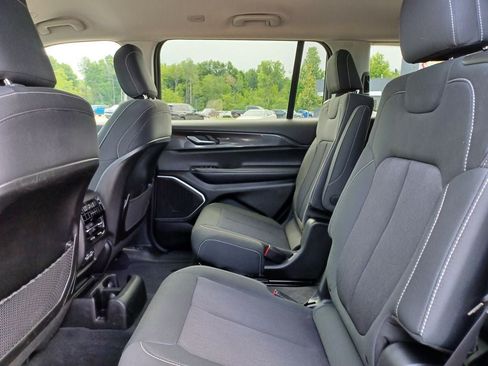 Used 2022 Jeep Grand Cherokee L Laredo w/ Luxury Tech Group I AWD/4WD image 25