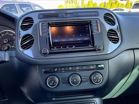 Used 2016 Volkswagen Tiguan R-Line image 31