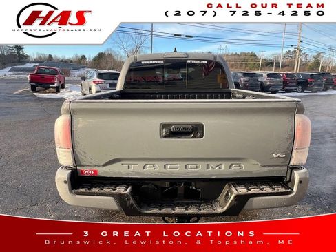 Used 2020 Toyota Tacoma TRD Sport w/ Technology Package image 6