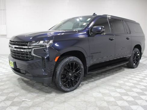 Used 2022 Chevrolet Suburban RST w/ Luxury Package AWD/4WD image 8