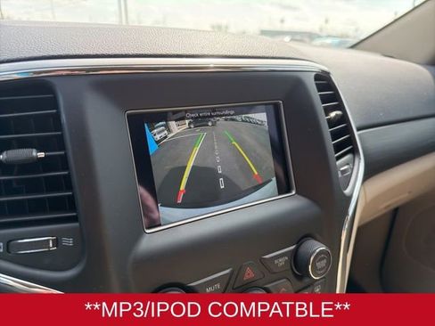 Used 2021 Jeep Grand Cherokee Laredo image 17