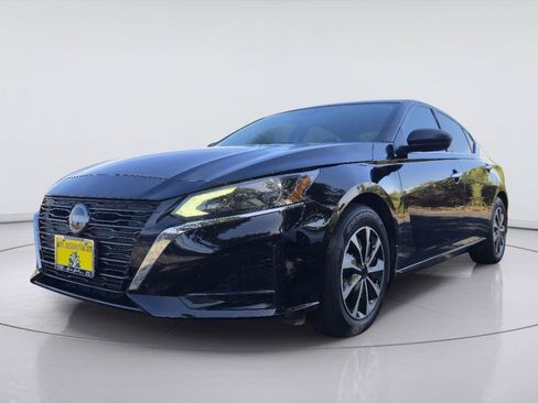 Used 2024 Nissan Altima 2.5 S FWD image 1